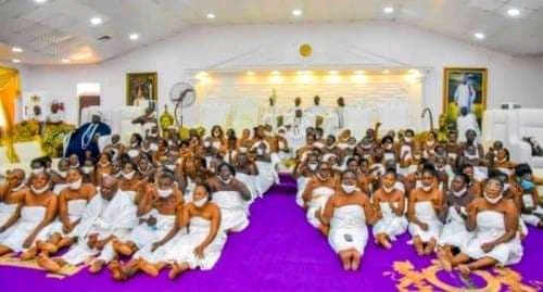 Over 1000 Yorùbá Women From Diaspora Storm Ooni Of Ife’s Palace, Insist On Yorùbá Nation